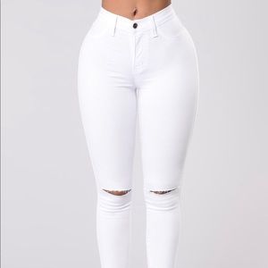 “Canopy jeans” white from Fashion Nova